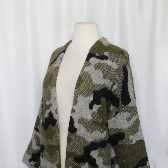 ANTHROPOLOGIE Vero Camo Cardigan Sweater Camouflage Pockets Gorpcore X-Small - Picture 8 of 15